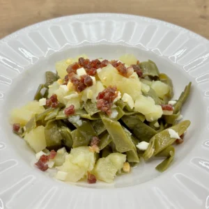 Judía verde con patata, jamón y huevo duro